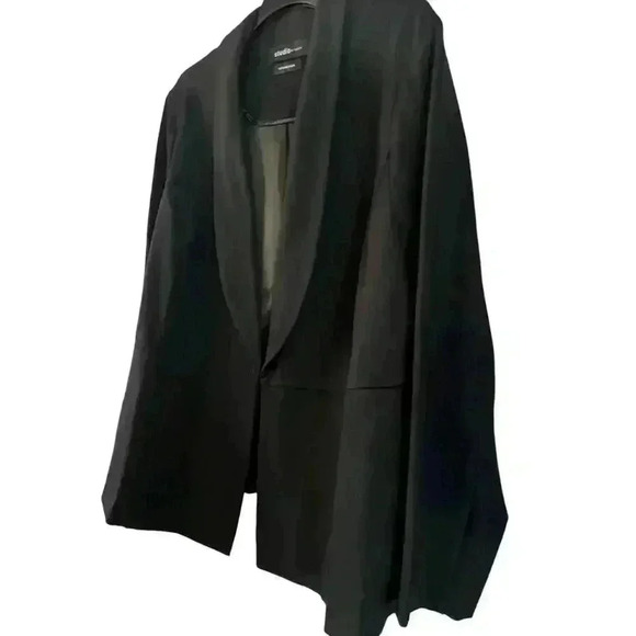 Studio by Torrid Womens Black Ponte Peplum Blazer Jacket Stretch Size 4 Career - Picture 3 of 6